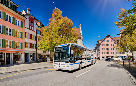 ZVB E-Gelenkbus in der Stadt