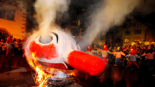 Baar Fasnachtsumzug Verbrennung Räbechüng