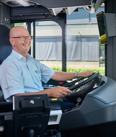 Busfahrer am fahren