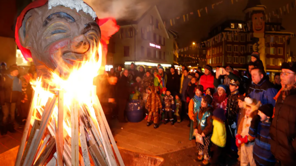 Fasnacht 2025 Verbrennung Badjöggel Unterägeri